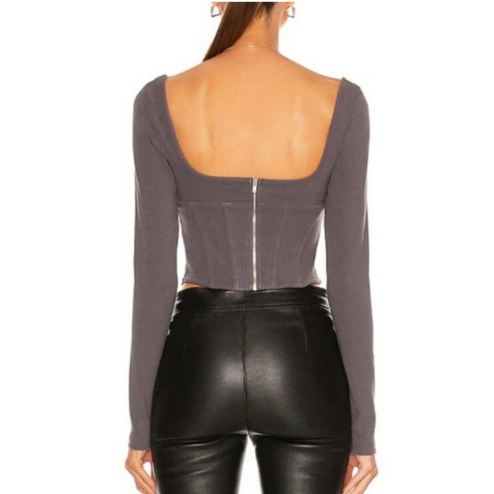 Atoir Alpha Crop Top Size Large NWT! Gray Corset Peephole Crop Shirt - Picture 2 of 16